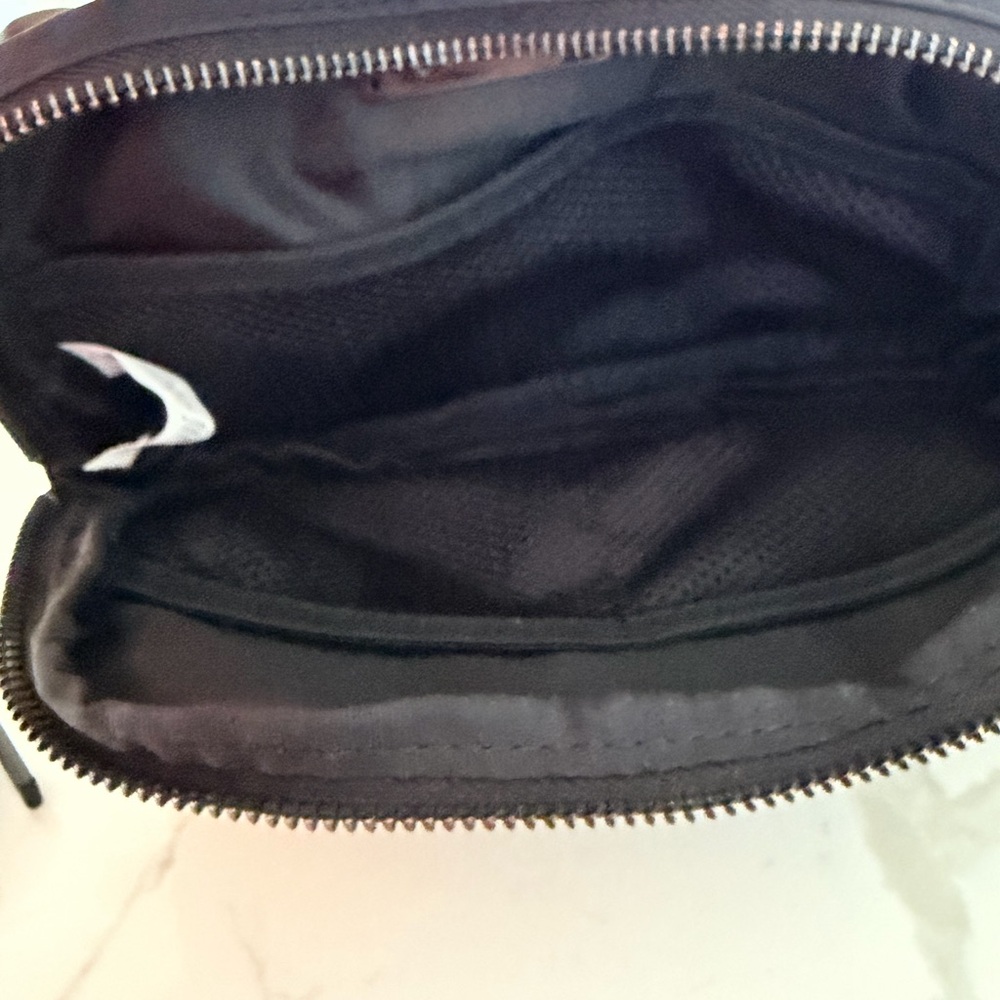 Lululemon Crossbody Bag & Card Case - Picture 10 of 16